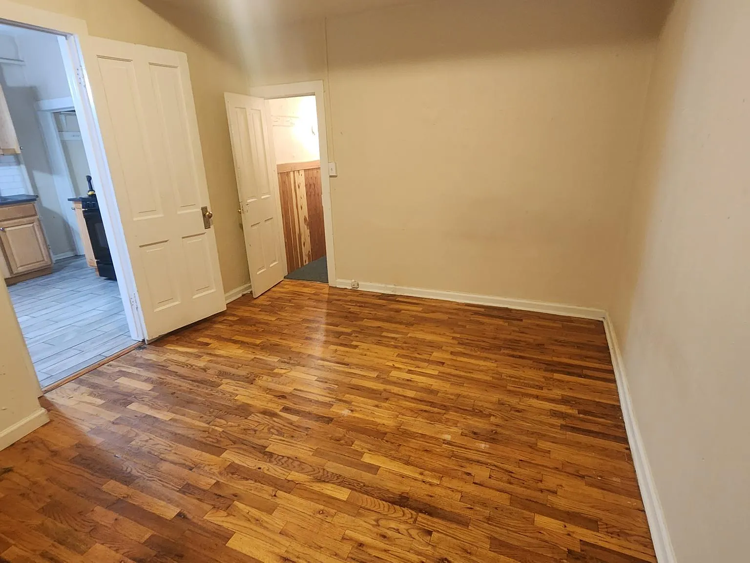 3 bed, 950 sqft, $1,750 — Photo 3