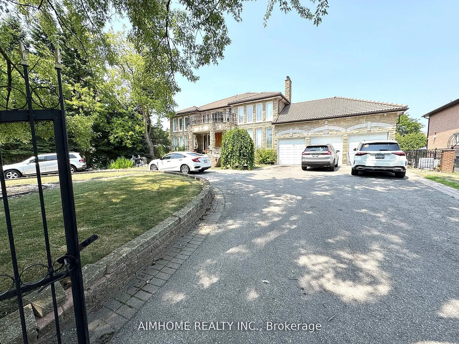38 Lee Ave photo 1