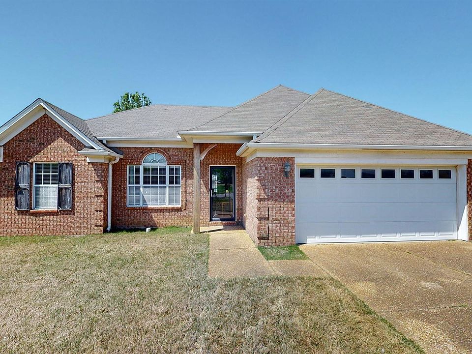 1st image of 240 Mossy Springs Dr