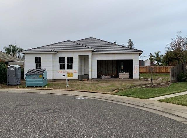 1st image of 598 Chablis Dr