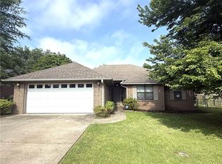 1108 S Phoenix Ave, Russellville, AR 72801