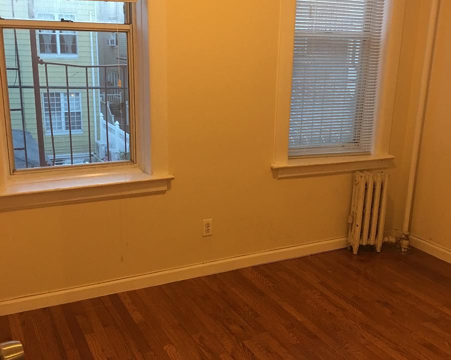2nd image of 1426 71st St APT 2R