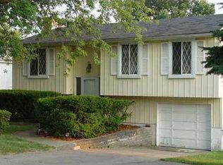 12 Peppertree Dr, Coraopolis, PA