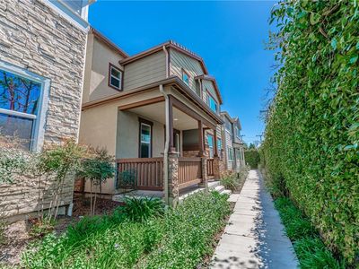 18 Gazania Ln, Compton, CA, 90221