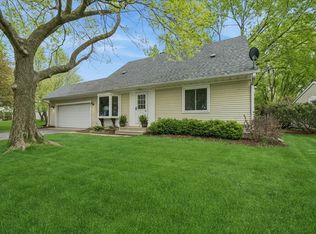 39 Boxwood Ln, Cary, IL 60013