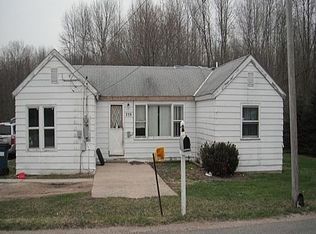 358 River Rd NW, Sparta, MI 49345