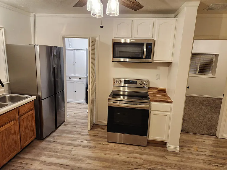 960 S Main St #2 — Photo 5
