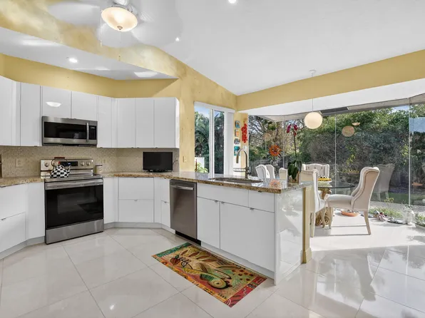 23221 Via Stel, Boca Raton, FL 33433