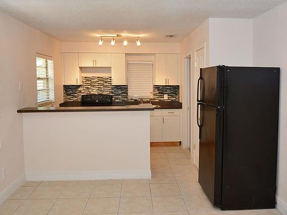 3rd image of 1105 Kirkland Dr