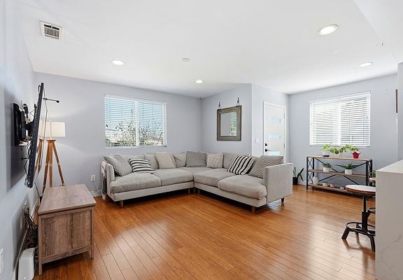 5th image of 4455 Lowell Ave