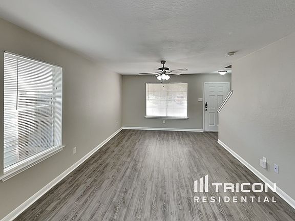 2nd image of 15528 Martineau St