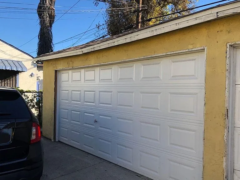 10th Ave — Photo 16