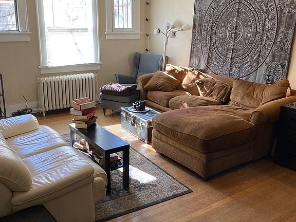 2nd image of 975 N Washington St APT 9