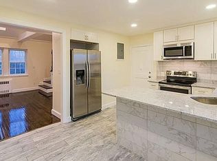 35 Hammond Pond Pkwy APT 3, Newton, MA 02467