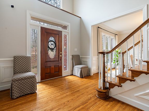 5th image of 823 Riverchase Pkwy W