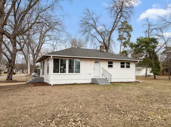 761 Labore Rd, Little Canada, MN 55117