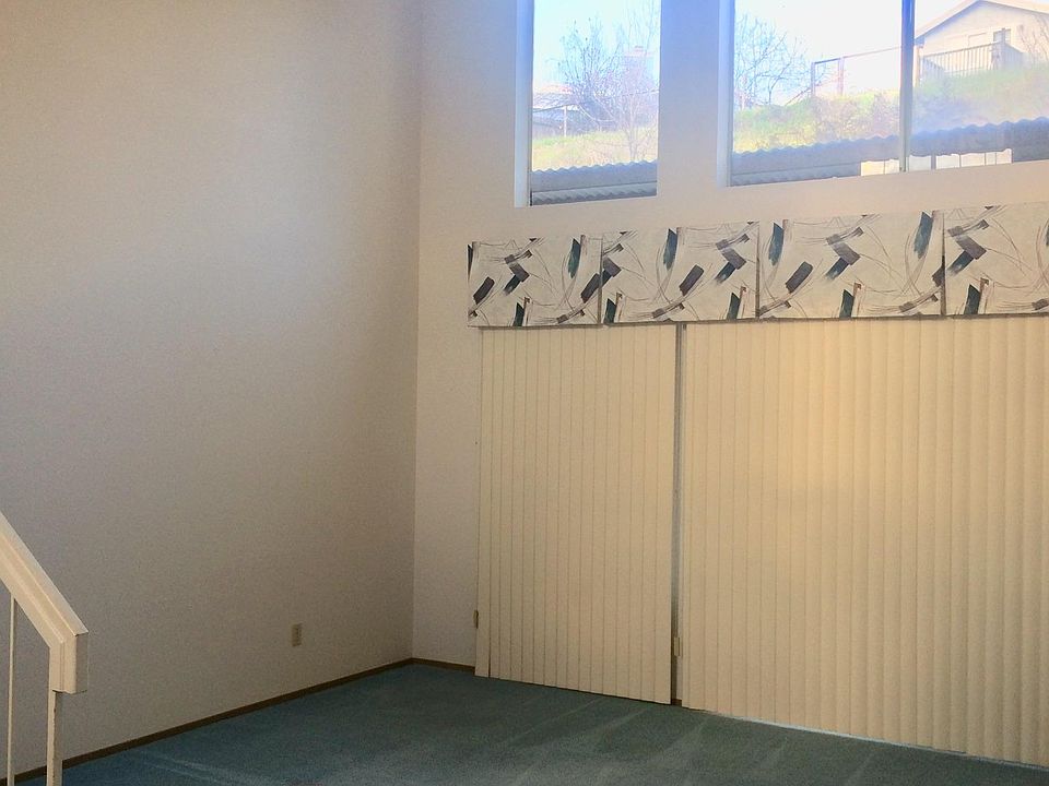 1st image of 833 Knights Cir