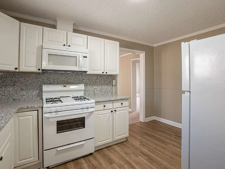 4907 Burke Ave — Photo 18