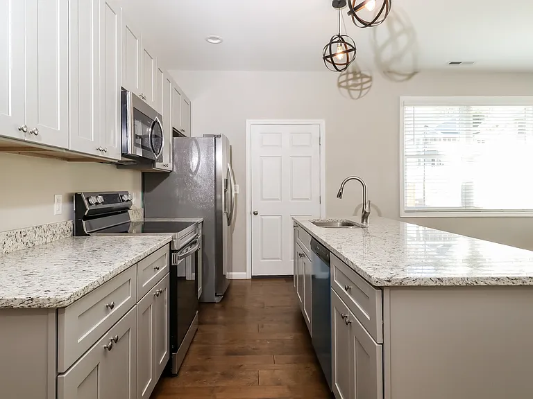 216 Sycamore Cove Rd — Photo 6