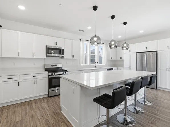 5300 Calle Rockfish #2, San Diego, CA 92154