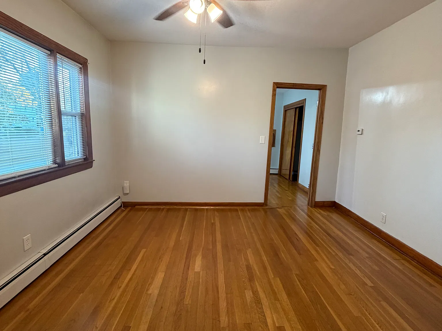 3 bed, 1100 sqft, $3,200 — Photo 2