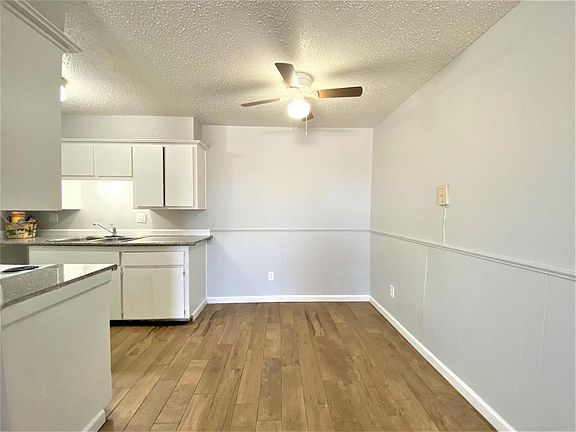 4th image of 1908 N Broadway Ave