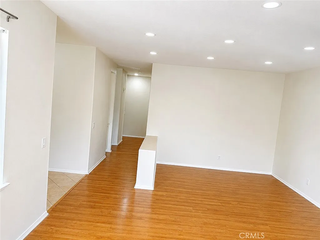 5 bed, 2058 sqft, $3,100 — Photo 4