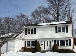 7 Ramsey Rd, Plainview, NY 11803