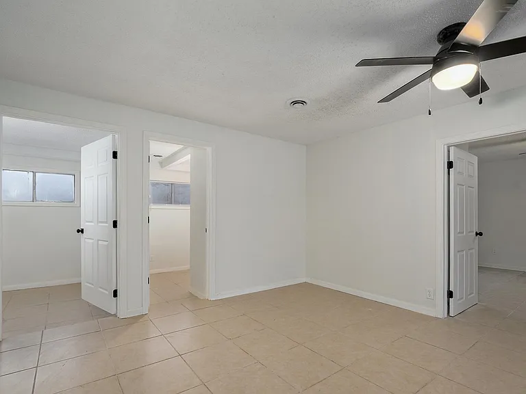 21 Larue St. Apartments — Photo 13