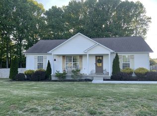 101 Michael Dr, Leoma, TN 38468