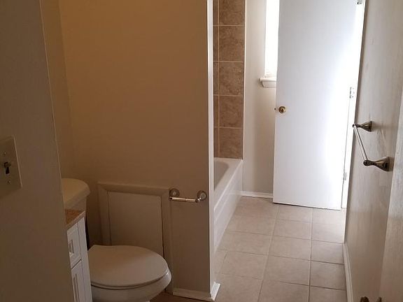 5th image of 4214 Moomaw Ave NW