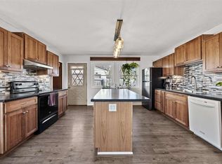 907 Cheyenne Rd NW, Cedar Rapids, IA 52405