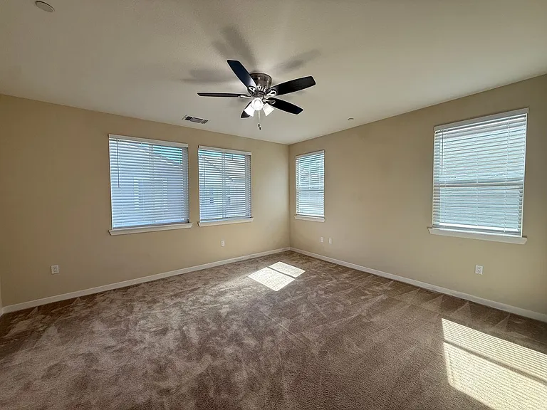 1261 Damasco Ln — Photo 12