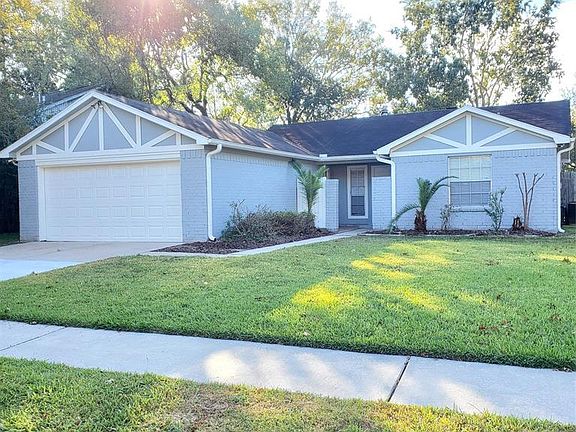 2nd image of 1323 Valley Landing Dr