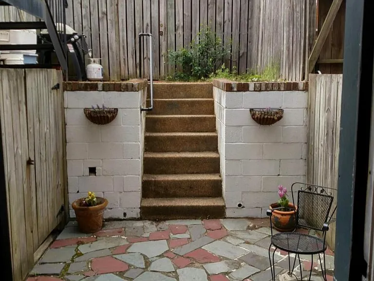 725 6th St SE #1 — Photo 9