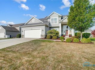 25197 Fox Hunt Dr, Perrysburg, OH 43551
