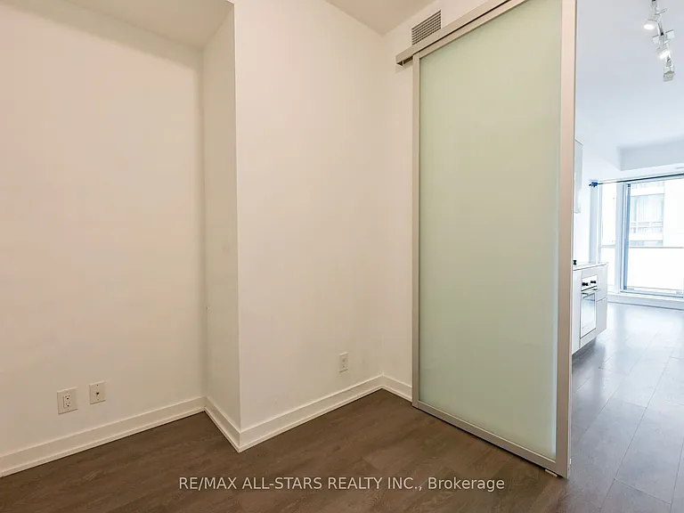 609 Avenue Rd #1001 — Photo 13