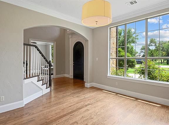 5th image of 209 Lake Way
