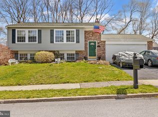 4818 Sweetbrier Dr, Harrisburg, PA 17111