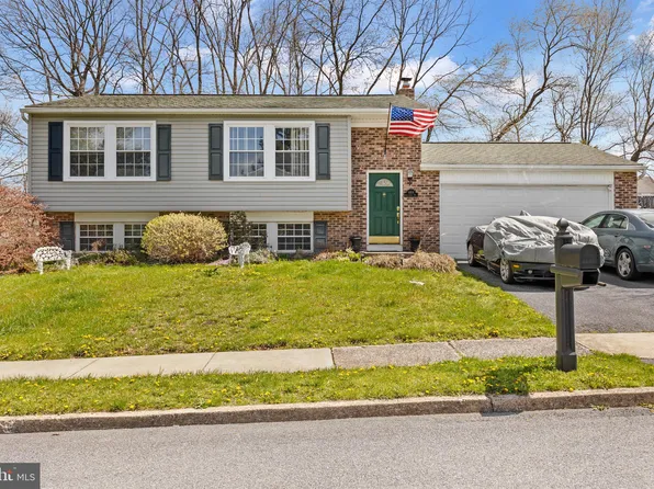 4818 Sweetbrier Dr, Harrisburg, PA 17111