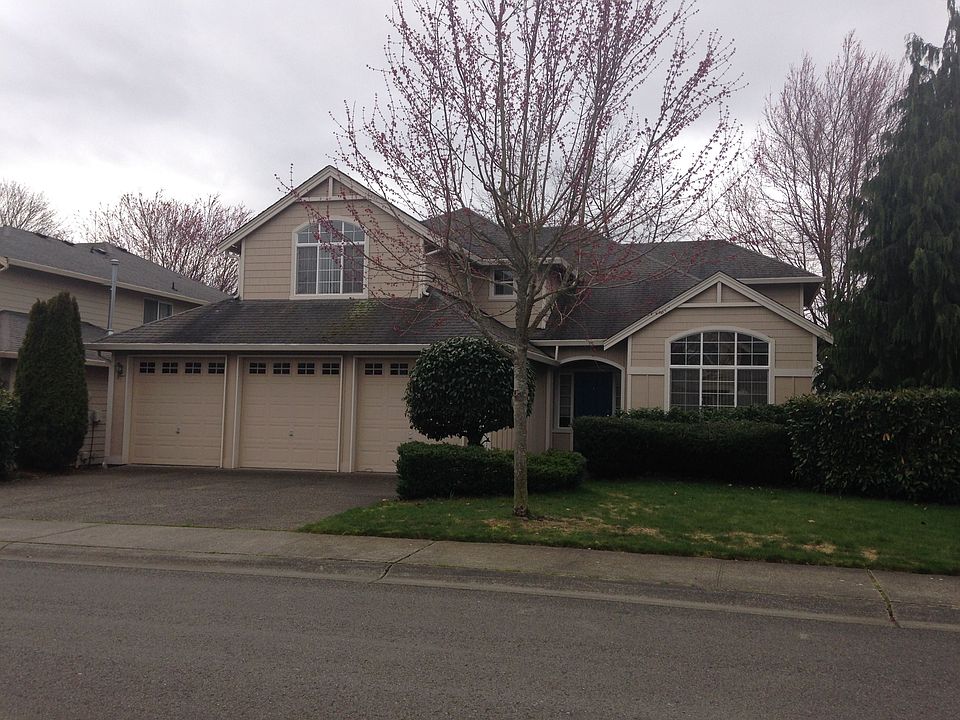 Large 3/3 Kirkland home