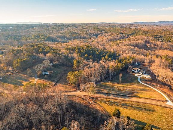 5th image of 873 Long Rd