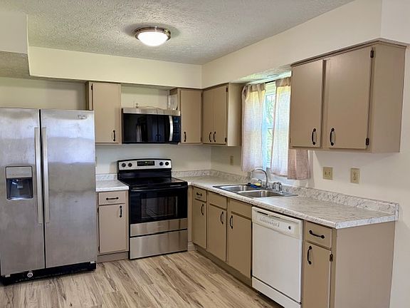 5th image of 1840 Laramie Dr