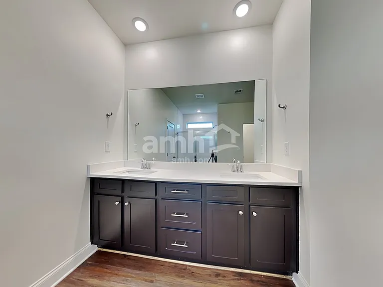 198 Willow Ln — Photo 12