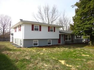 721 N Walnut St, Seymour, IN 47274