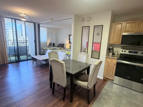 2240 Kuhio Ave, Honolulu, HI