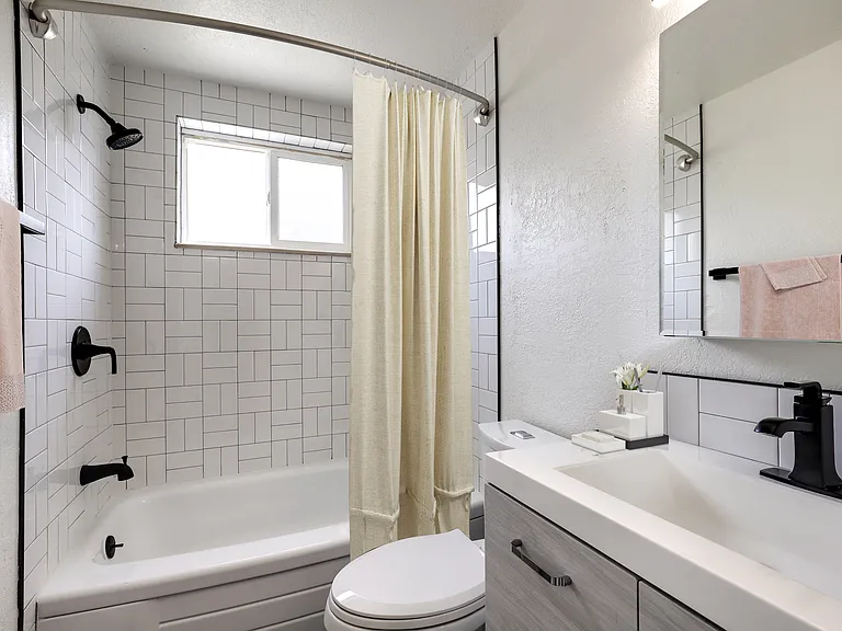 2441 S. York St. — Photo 9