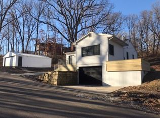 1701 Justin Ln, Dubuque, IA 52001