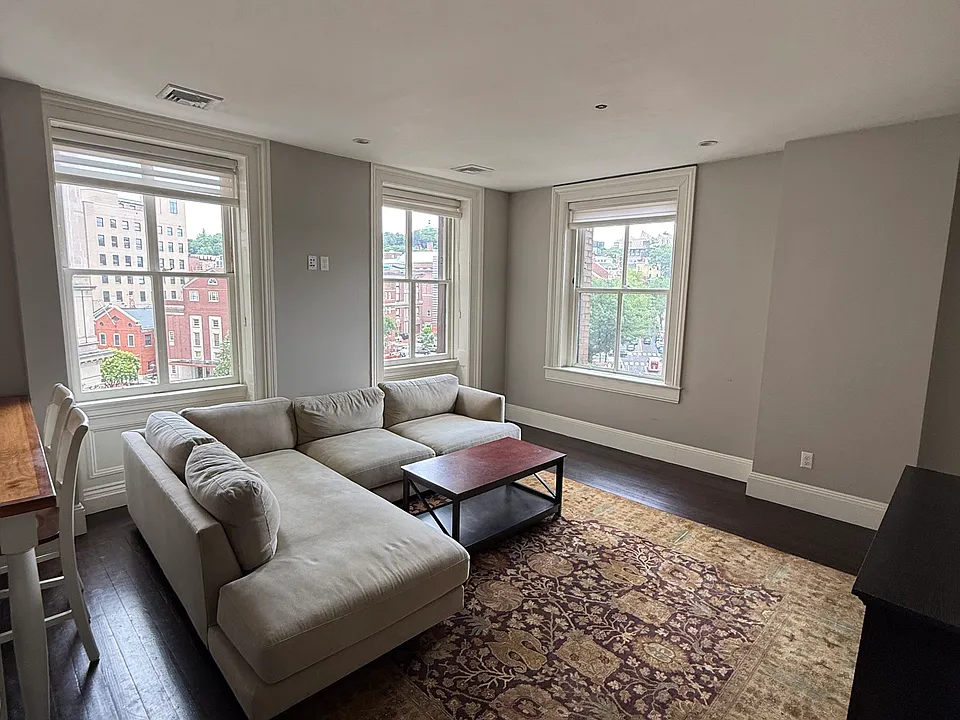 20 Westminster St #5B