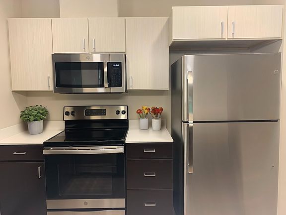 3rd image of 5414 Mineral Point Rd #106